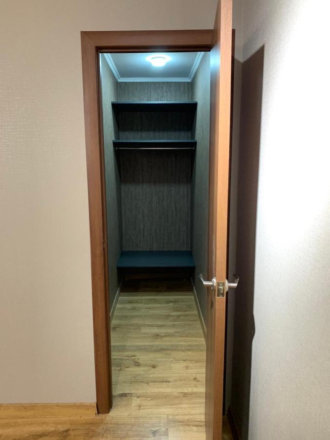 Двухкомнатная Квартира На Проспекте Науки Kharkiv Bagian luar foto